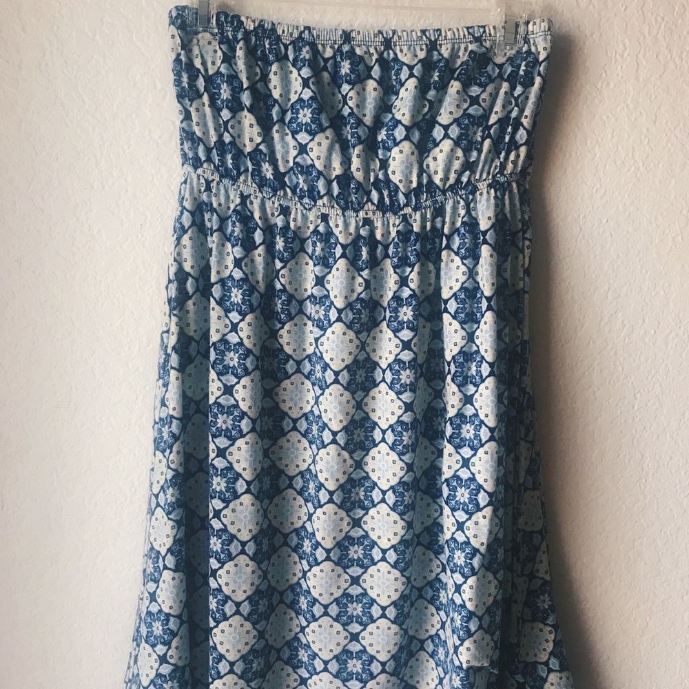 blue flowy strapless summer dress